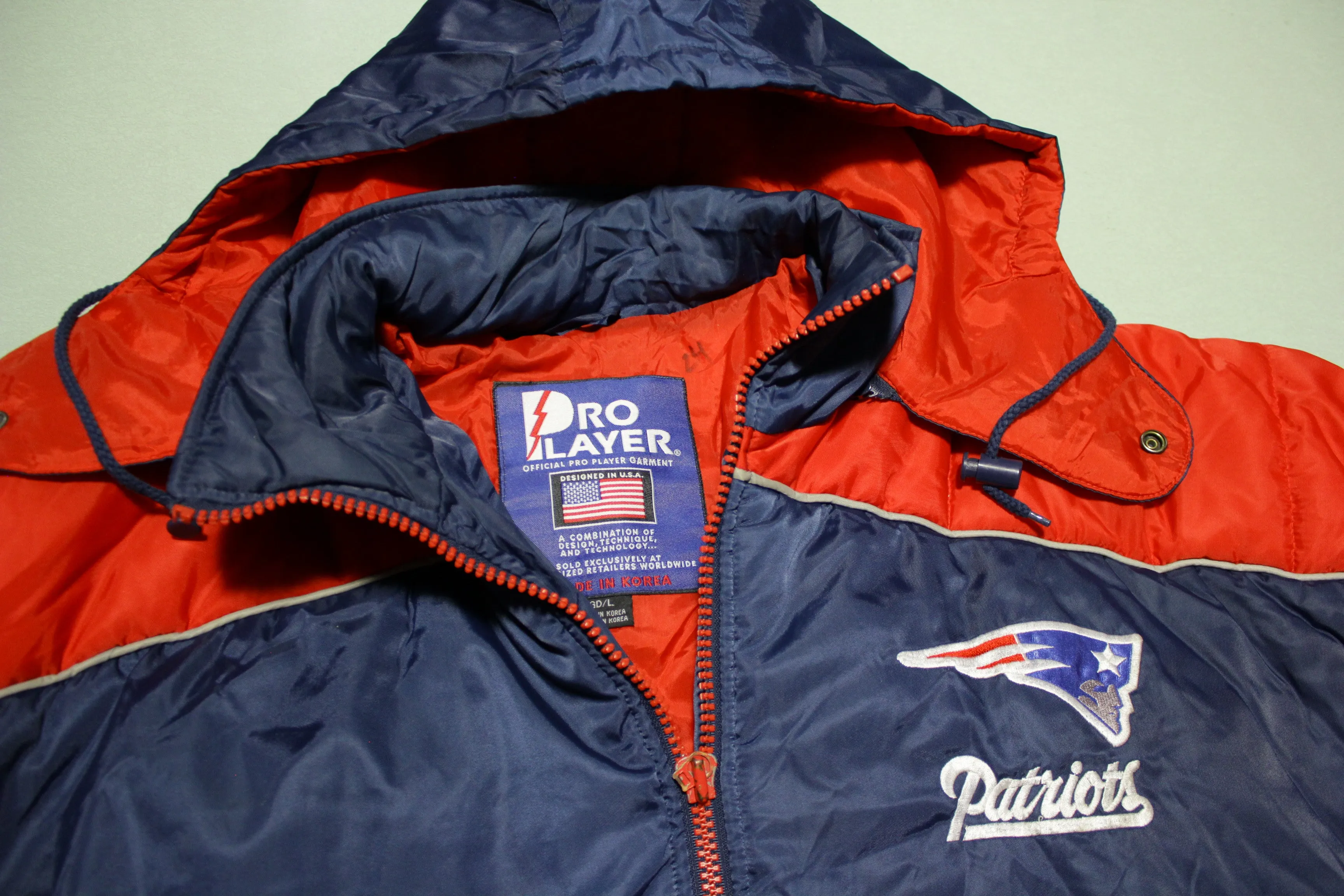 New England Patriots Pro Player NFL Experience Vintage 90's Puffer Hooded Jacket