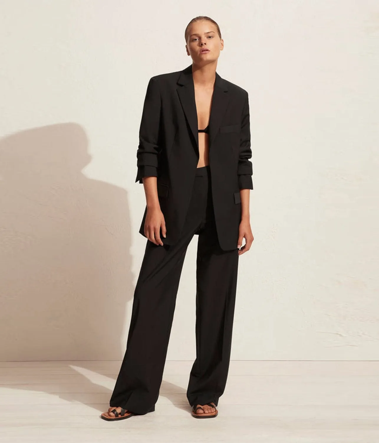 RELAXED TAILORED BLAZER - BLACK