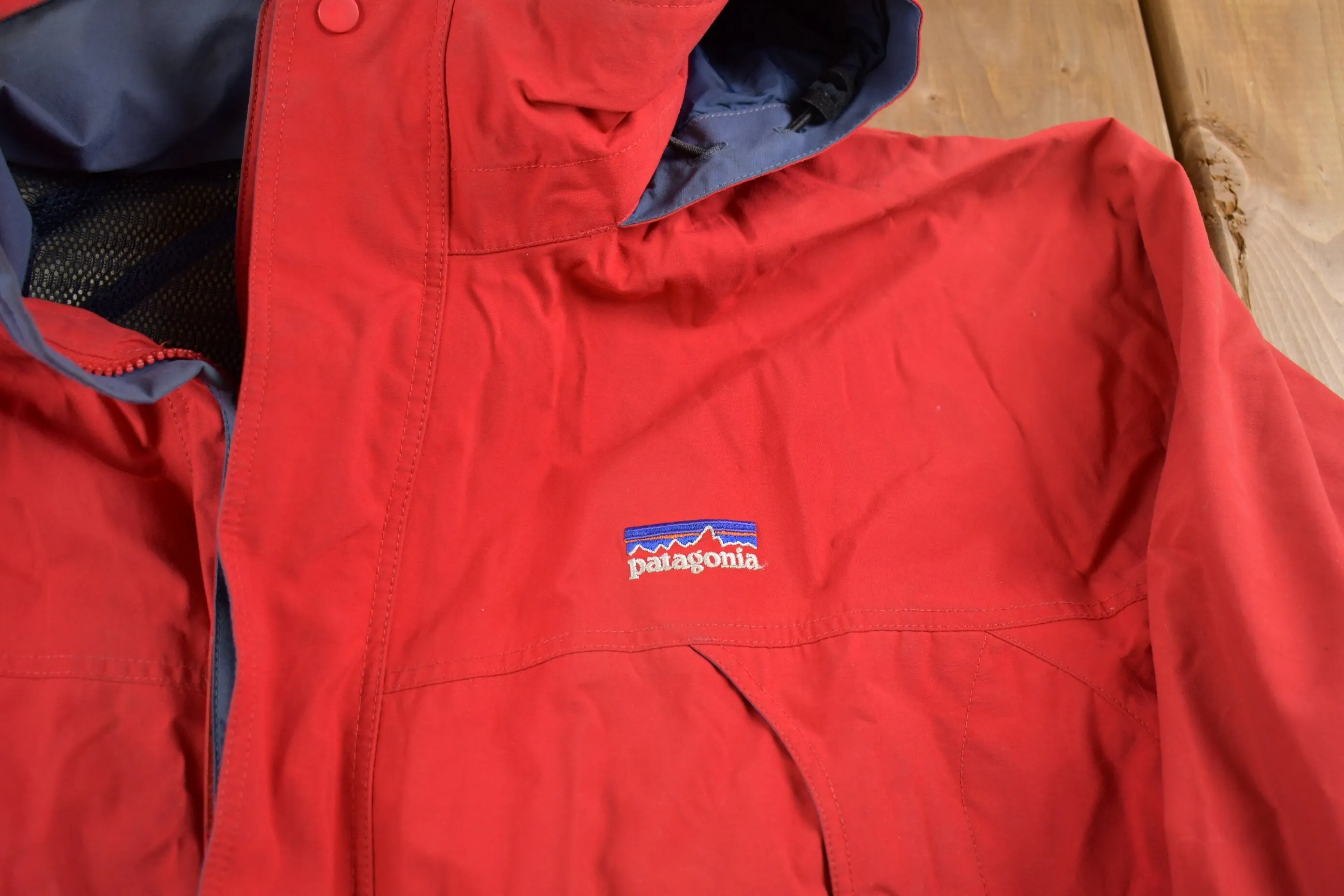 Vintage 2002 Patagonia Windbreaker Jacket / Embroidered / Athletic Spring Summer Sportswear / Streetwear / Athleisure